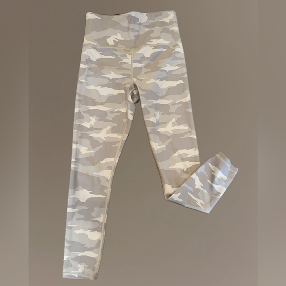 ATHLETA Elation Camo 7/8
Tights/Leggings - Picture 1 of 2